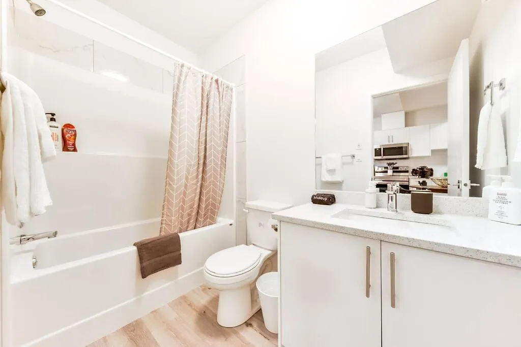 Cozy Nordic Utopia, Bsmt Suite Near Wem & Dt, King Bed, Wifi Edmonton 0*,  Kanada